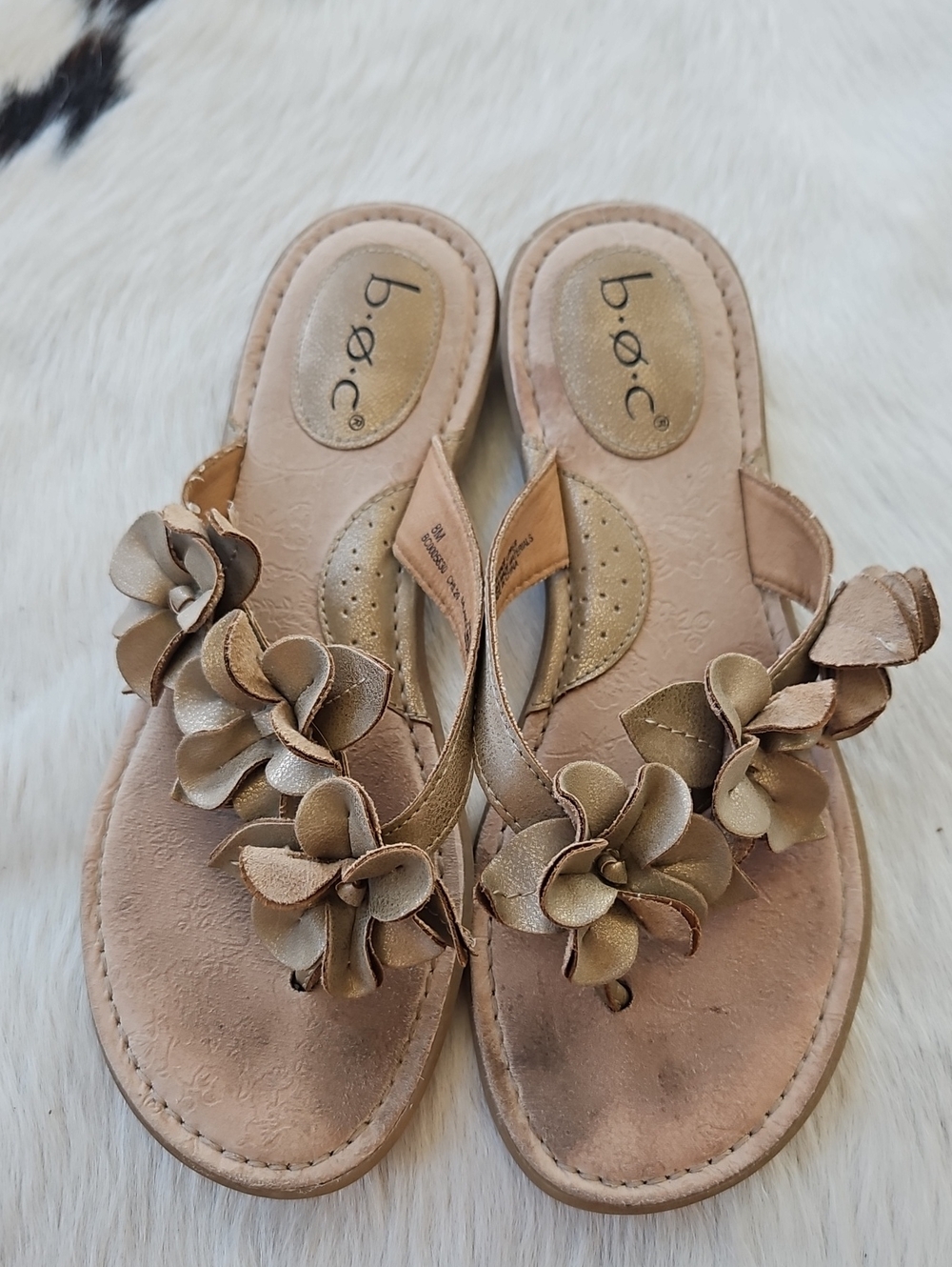 b.o.c. Women's Gold-Tan Floral Toe-Post Sandals